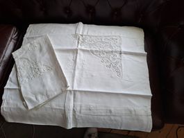 2 schöne antike, Kissenbezug mit Monogramm + Spitzeneinsatz