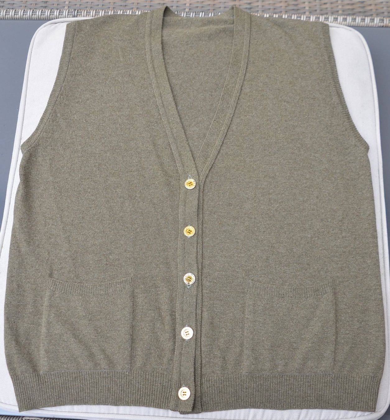 Hermès Maglioni & Felpe: Hermès Pullover / pull sans manches M – Usato da Collonges venduto da arashee 2