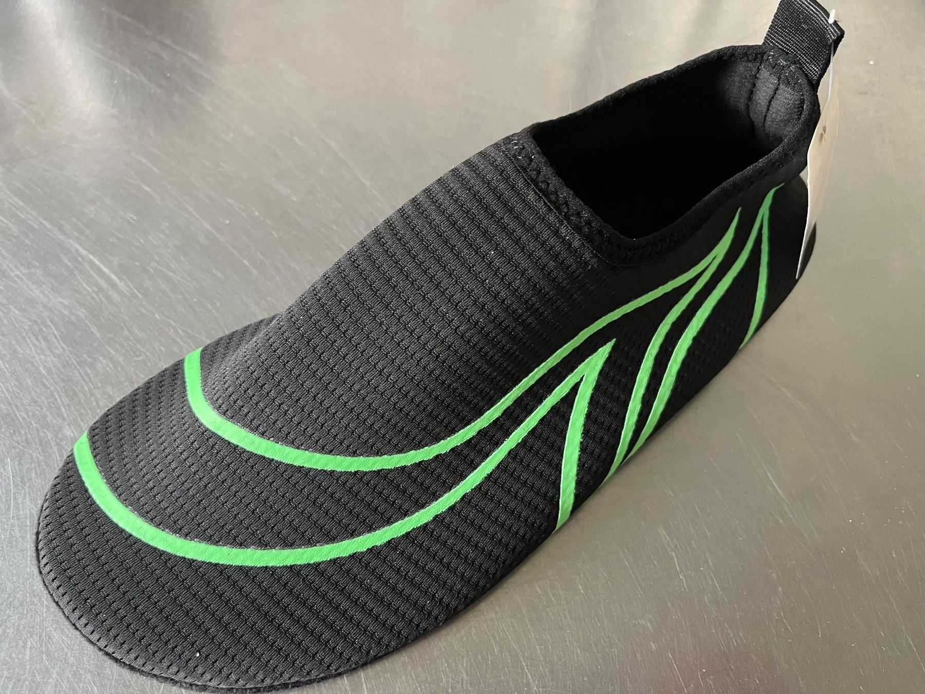 Herrenschuhe: weiche Stretch Badeschuhe Grösse 42-43, neu!! – Neu und originalverpackt aus Adliswil von vette56 1
