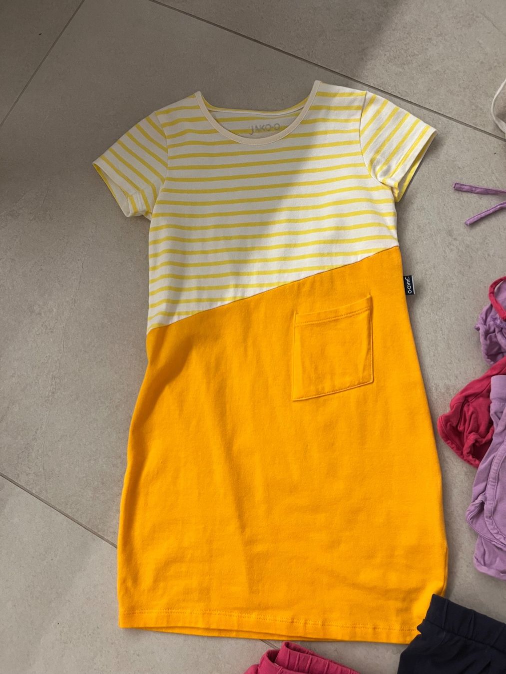 Lotti & Set di vestiti: Kleiderpaket Mädchen Grösse 116 – Usato da Giubiasco venduto da martellino78 1