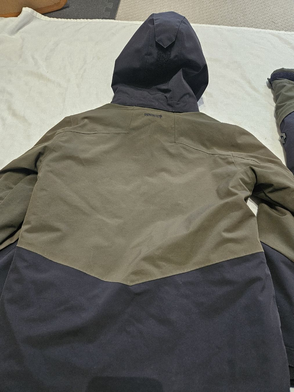 Skis: Peak Performance veste+pantalon ski, enfant - 140 – Gebraucht aus Thônex von can.can 6
