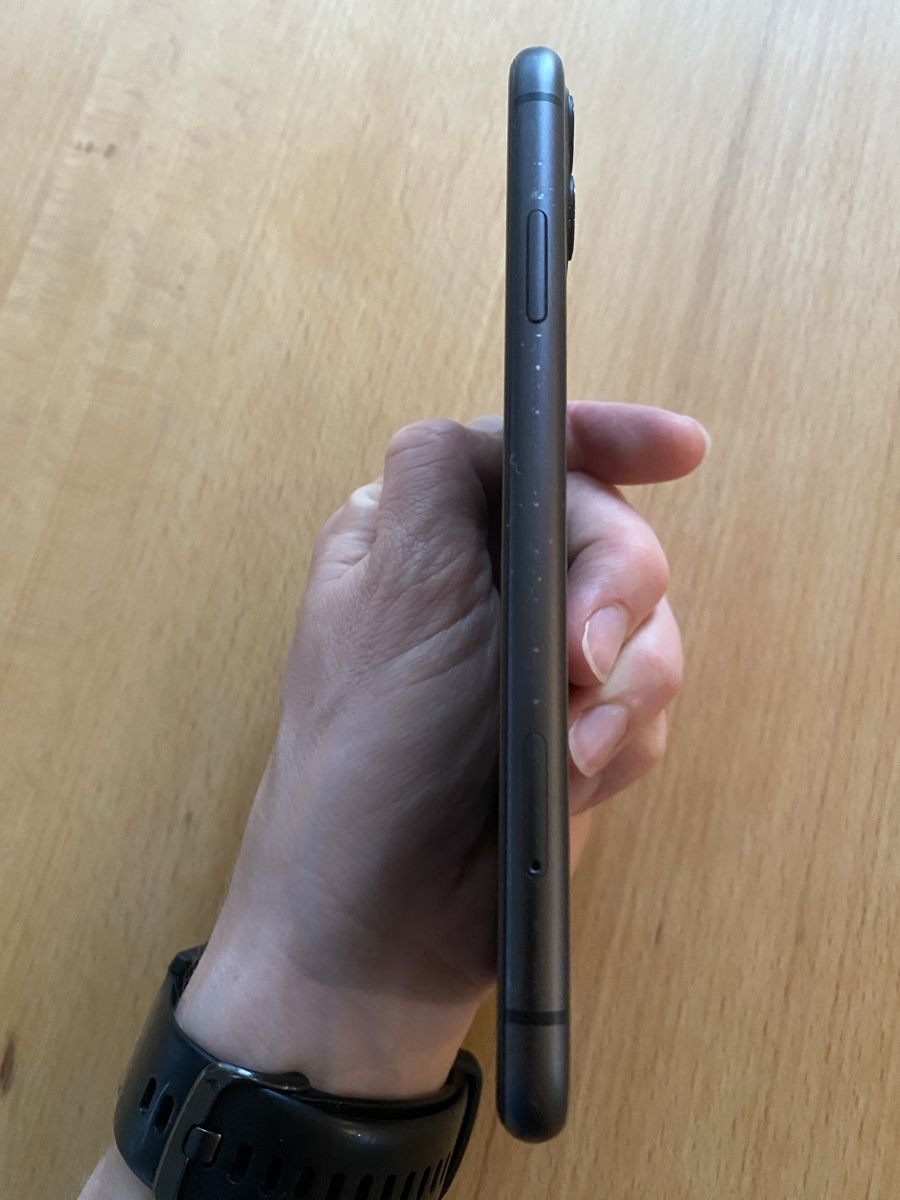 Apple Telefoni cellulari / Smartphones: iPhone 11 64GB schwarz  – Usato da Schmitten FR venduto da nkr_pn9b 3