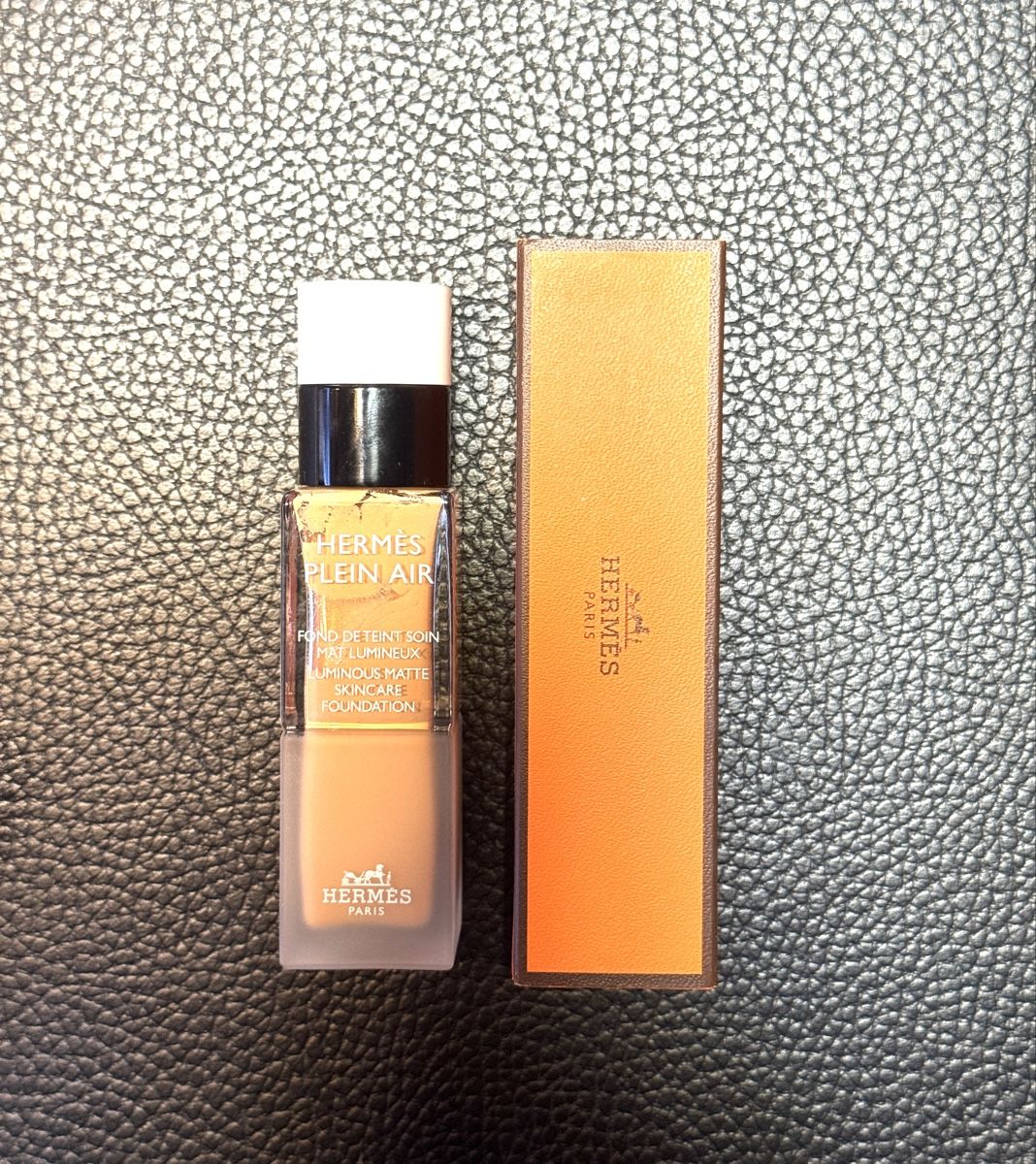 Maquillage: Hermès fond de teint  – D'occasion à Carouge GE par charmettes