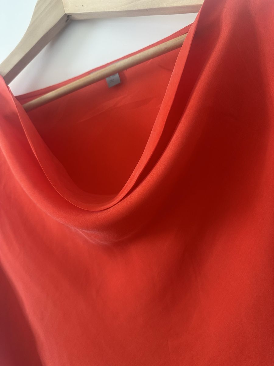 Cos Camicette: Elegant red Blouse from COS – Usato da Zürich venduto da Heisenberg27 4