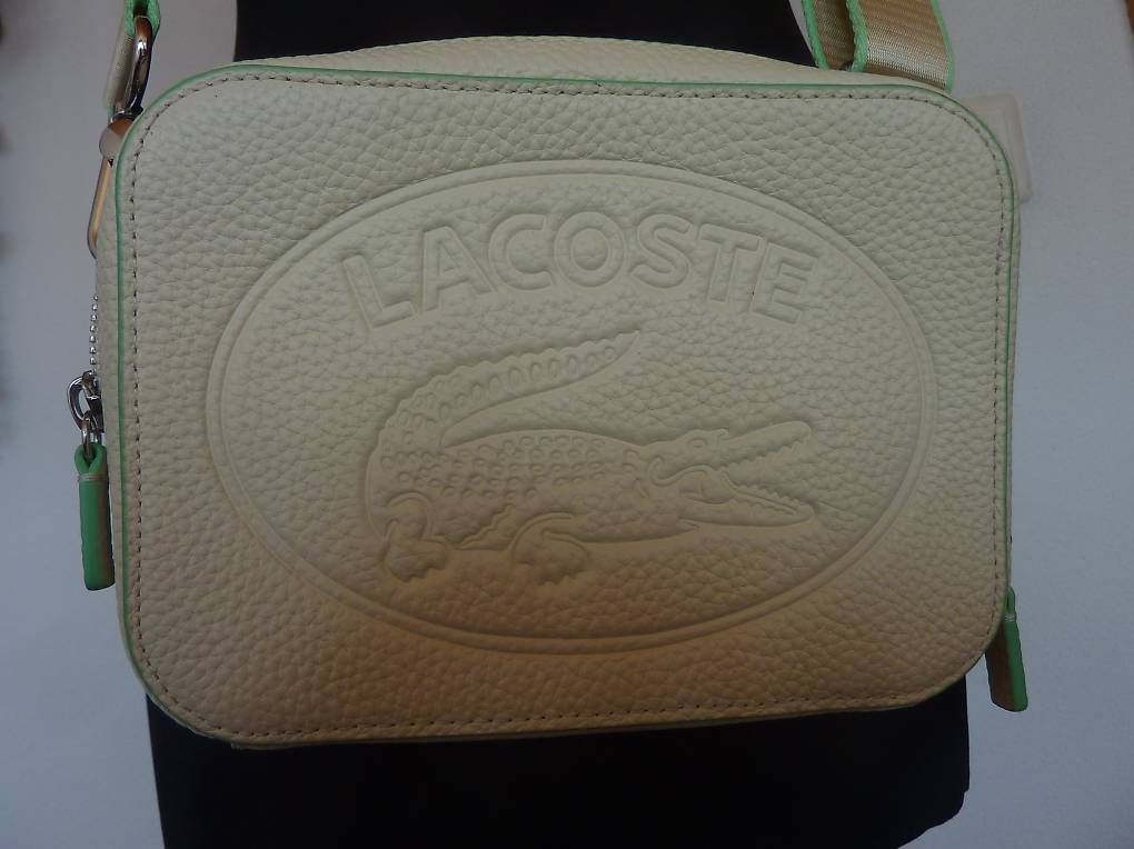 Lacoste Borse da donna: Lacoste Umhängetasche leder – Usato da Waldstatt venduto da Kananaskis1 1