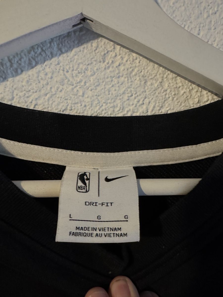 Nike Maglioni & Felpe: Nike Brooklyn Nets Sweatshirt – Nuovo (secondo la descrizione) da Bätterkinden venduto da BernFashion 1