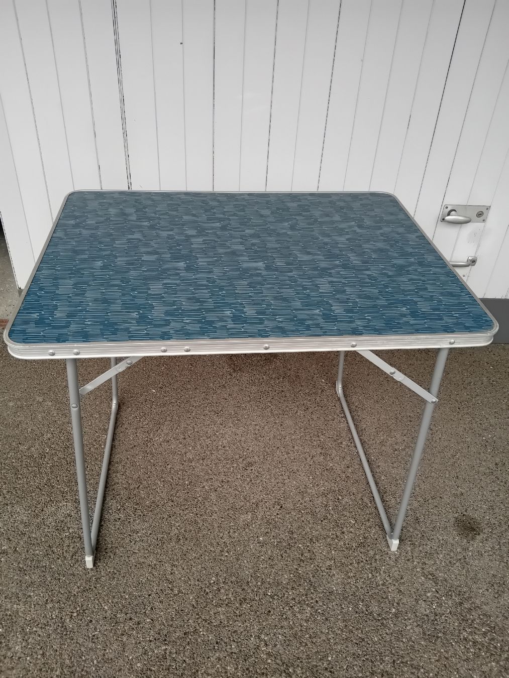 Decathlon Tische: Camping Tischchen Decathlon – Gebraucht aus Zürich von Gillheri
