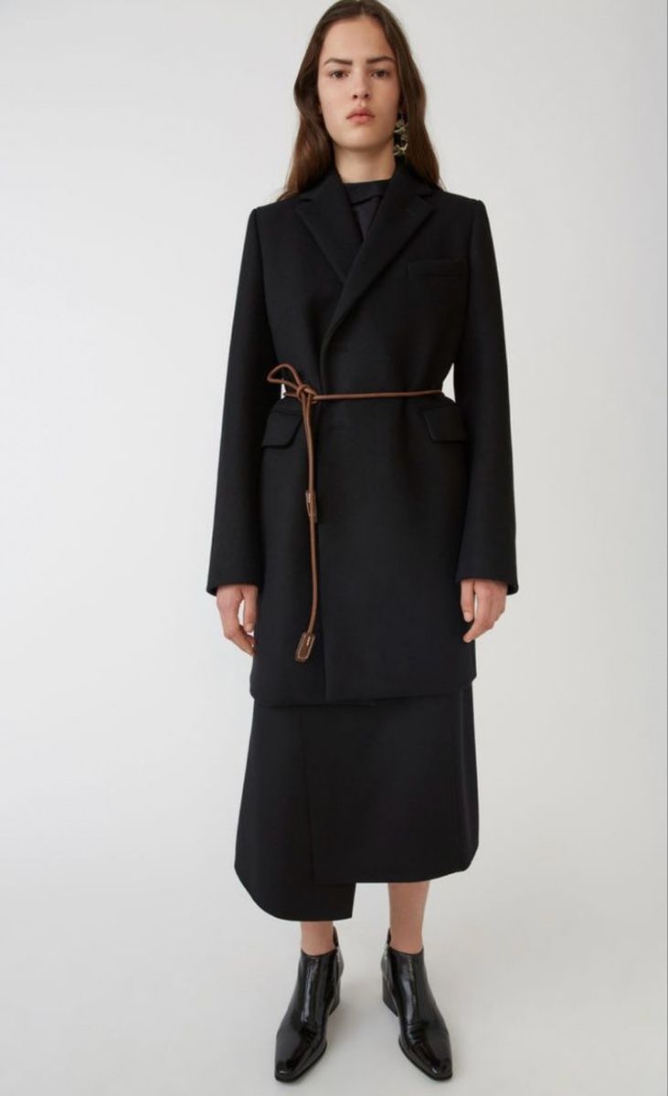 Acne Studios Cappotti: ACNE STUDIO Wollmantel schwarz / 36 – Usato da Zug venduto da bia_v6gf