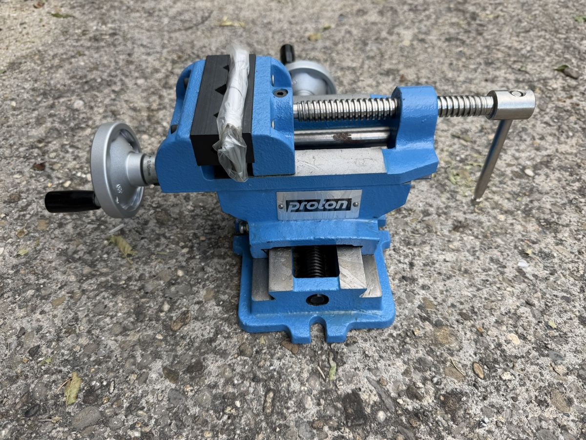 Werkbänke: Étau de précision Proton  – Neu (gemäss Beschreibung) aus Lausanne von OFFICINA.shop 1