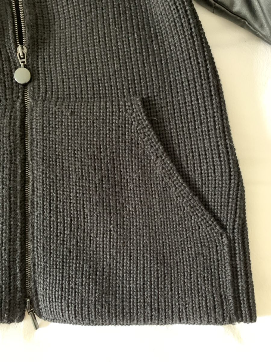 Akris Giacche: AKRIS: Lässige schwarze Strickjacke mit 'Leder'-ärmel, 36 – Usato da Luzern venduto da paulablue 8