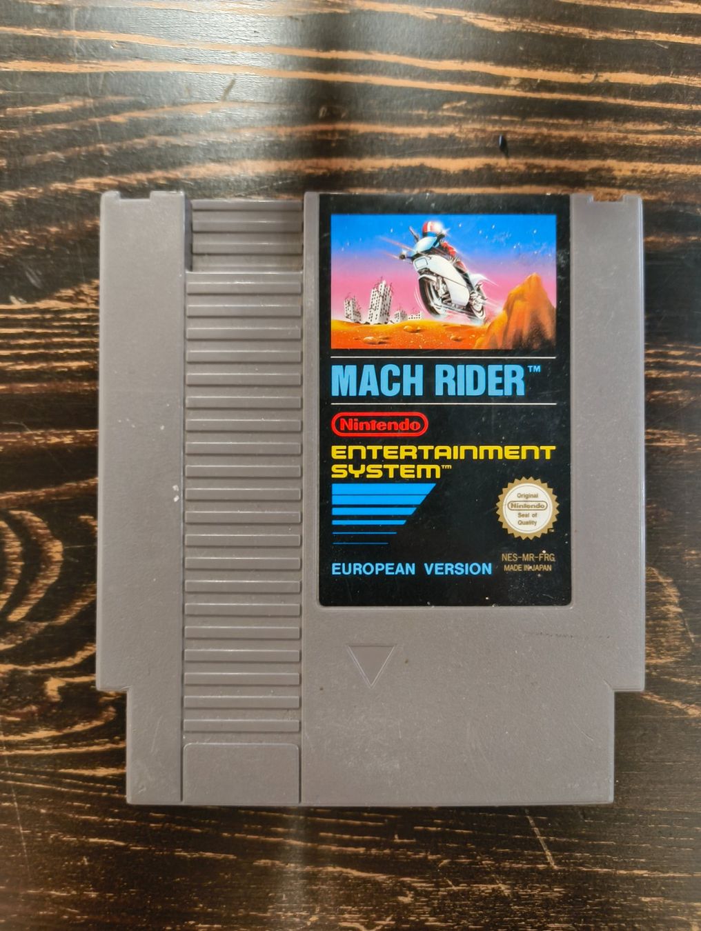 Nintendo Giochi: Mach Rider Nintendo NES – Usato da Giubiasco venduto da Ticinerd