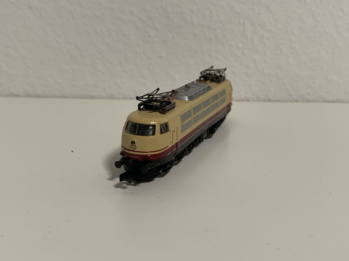Arnold Modellini di ferrovie: DB TEE Zugkomposition mit BR 103 Spur N Analog – Usato da Neuenegg venduto da Mazdanier 2