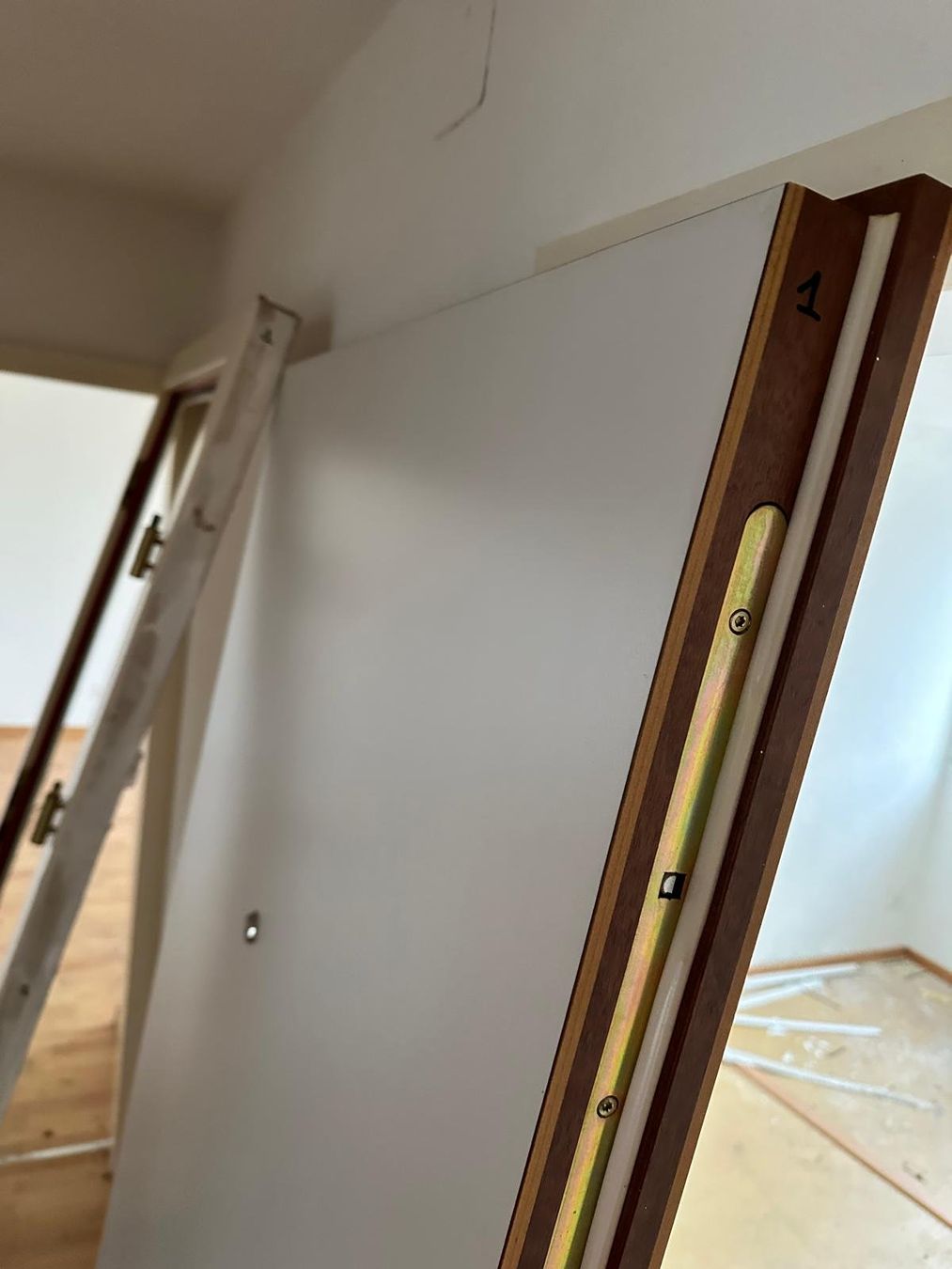 Porte: Sicherheitstür mit Rahmen – Usato da Spreitenbach venduto da Space_X 8