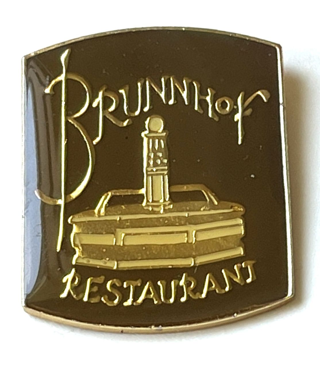 Placchette & Badge: Pin Restaurant Brunnhof – Usato da Kriens venduto da TSCH1
