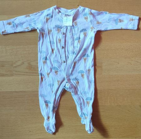 Süsser Baby Schlafanzug  Grösse 56,  top zustand
