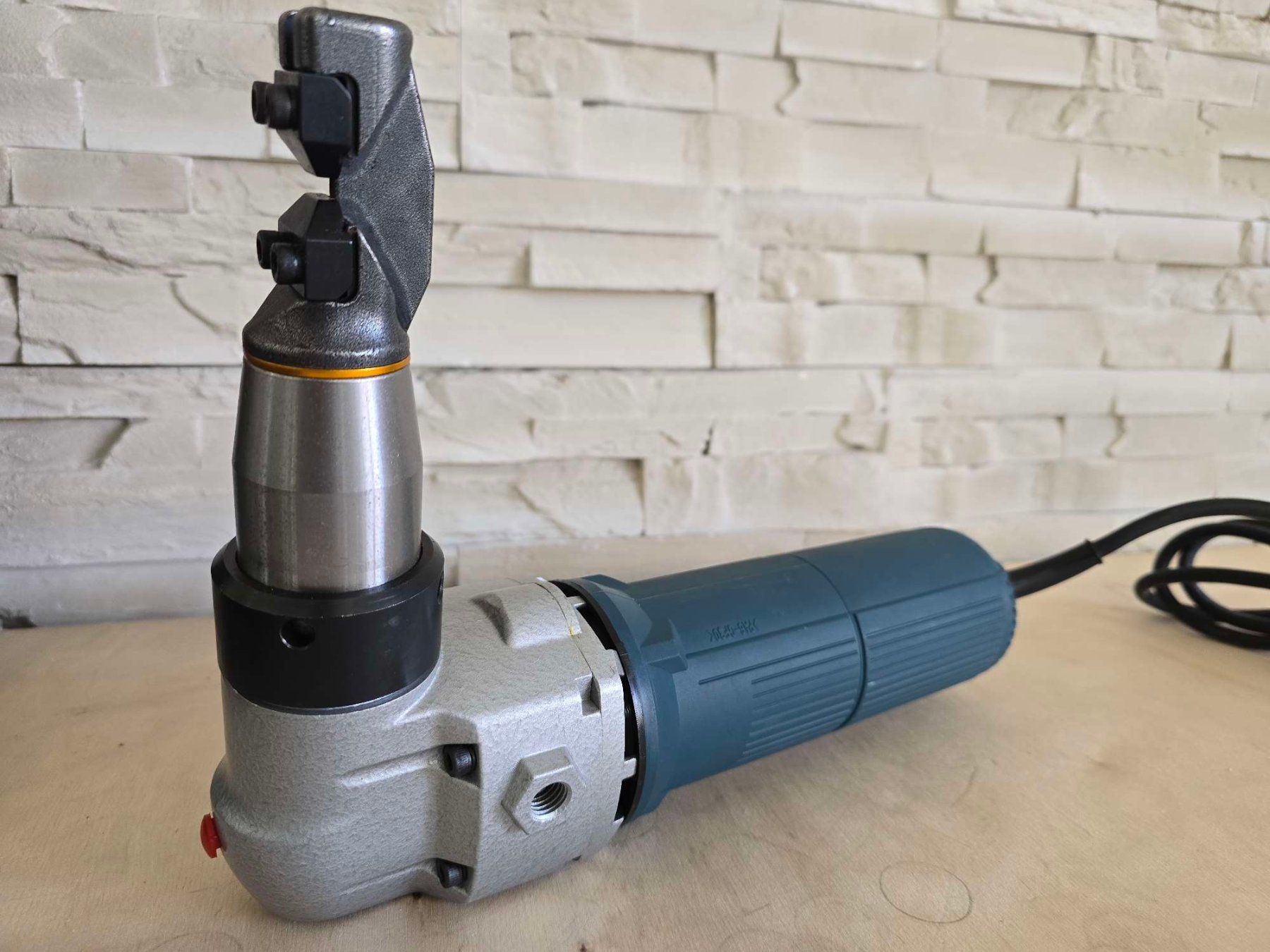 Tutti gli attrezzi: Elektro Blechnibbler 625 W elektrische Blechschere Knabber – Nuovo (secondo la descrizione) da Baar venduto da Werkzeugzentrum 6
