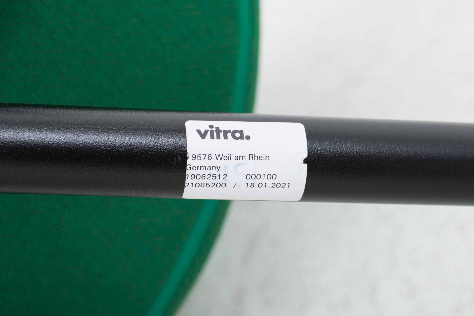 Vitra Poltrone: Vitra Citizen Lowback Sessel von Konstantin Grcic – Usato da Zürich venduto da STUZH38 8