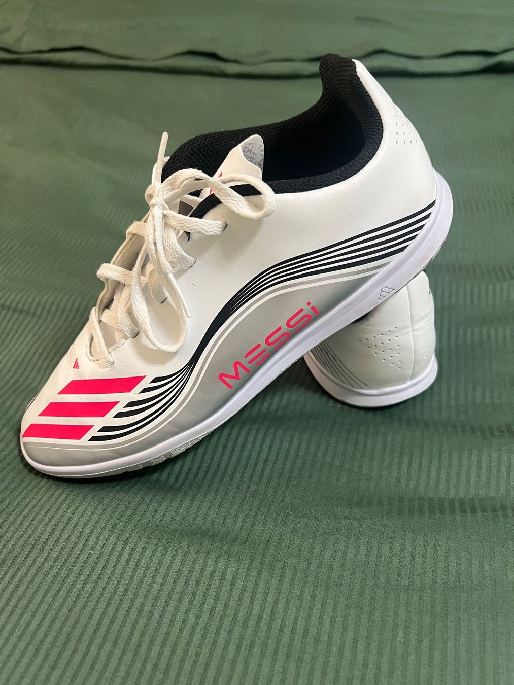 Nike Chaussures garçon: Sportschuhe – D'occasion à Ebikon par Venus025