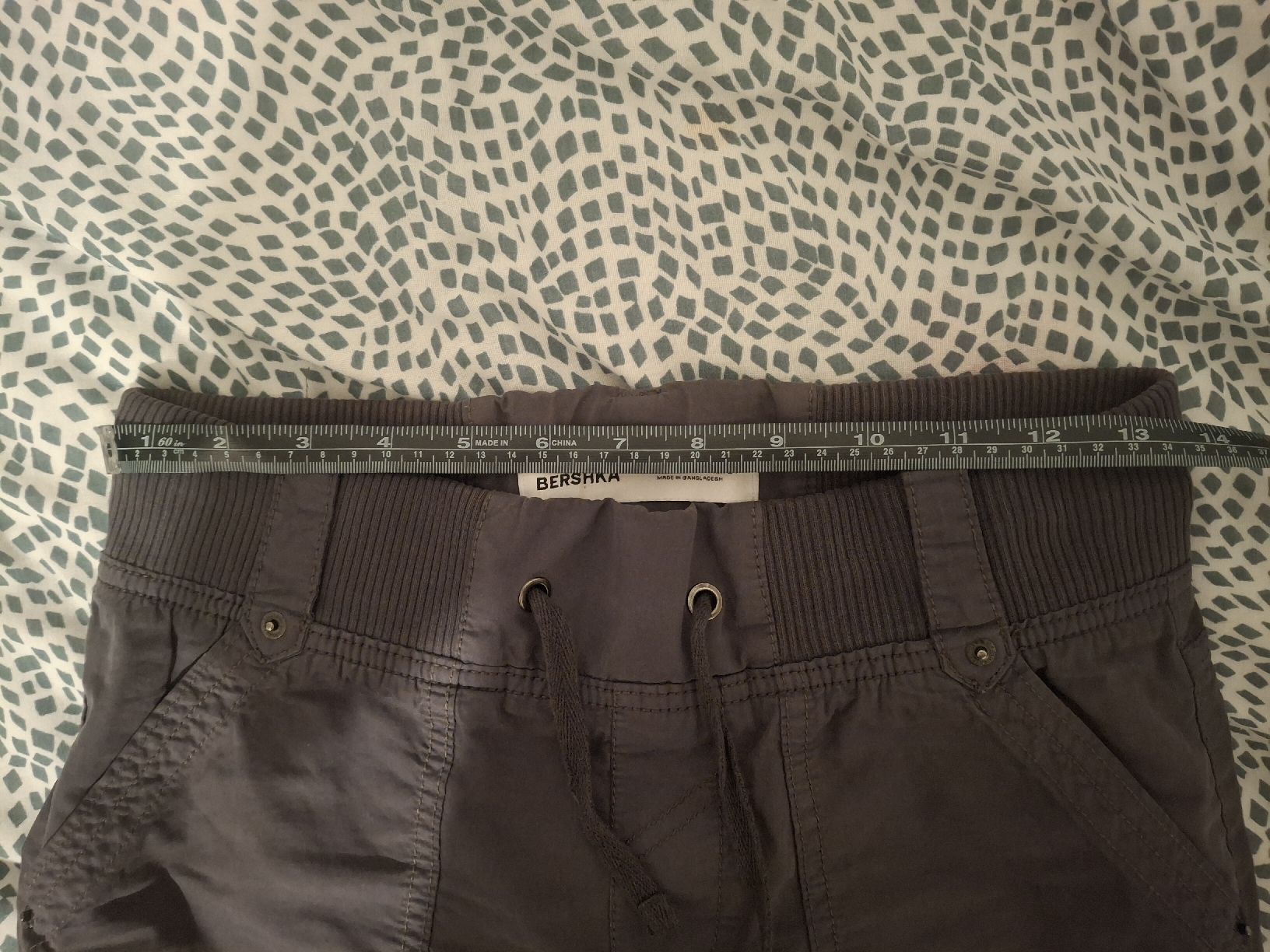 Bershka Hosen: bershka cargo pants  – Gebraucht aus Münsingen von yil_m9ww 2