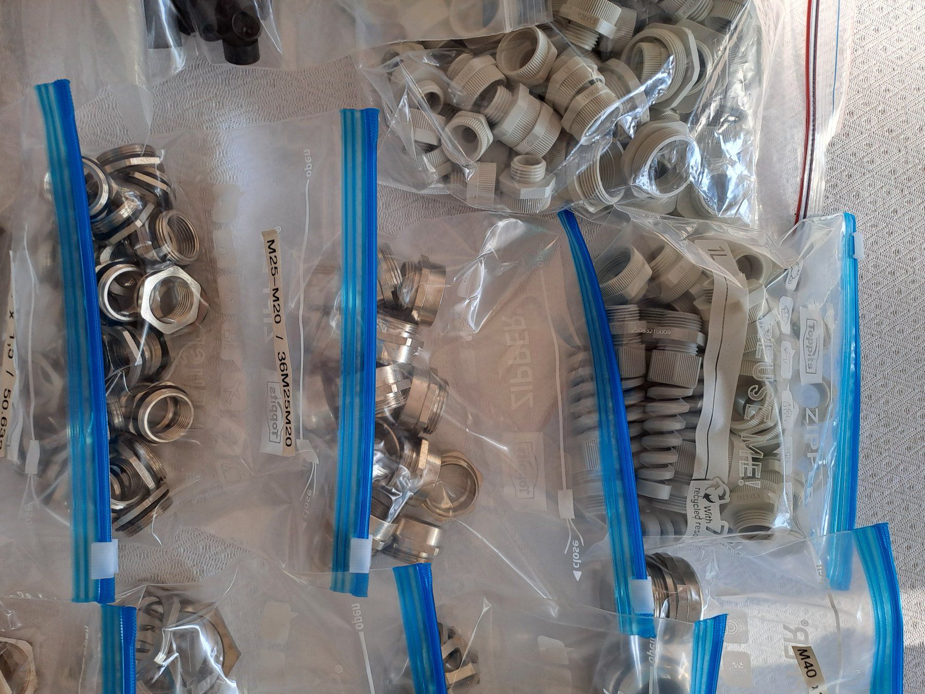 Componenti elettronici: Cable Glands - Surplus Stock – Usato da Rieden AG venduto da Werkstattlaedeli 6