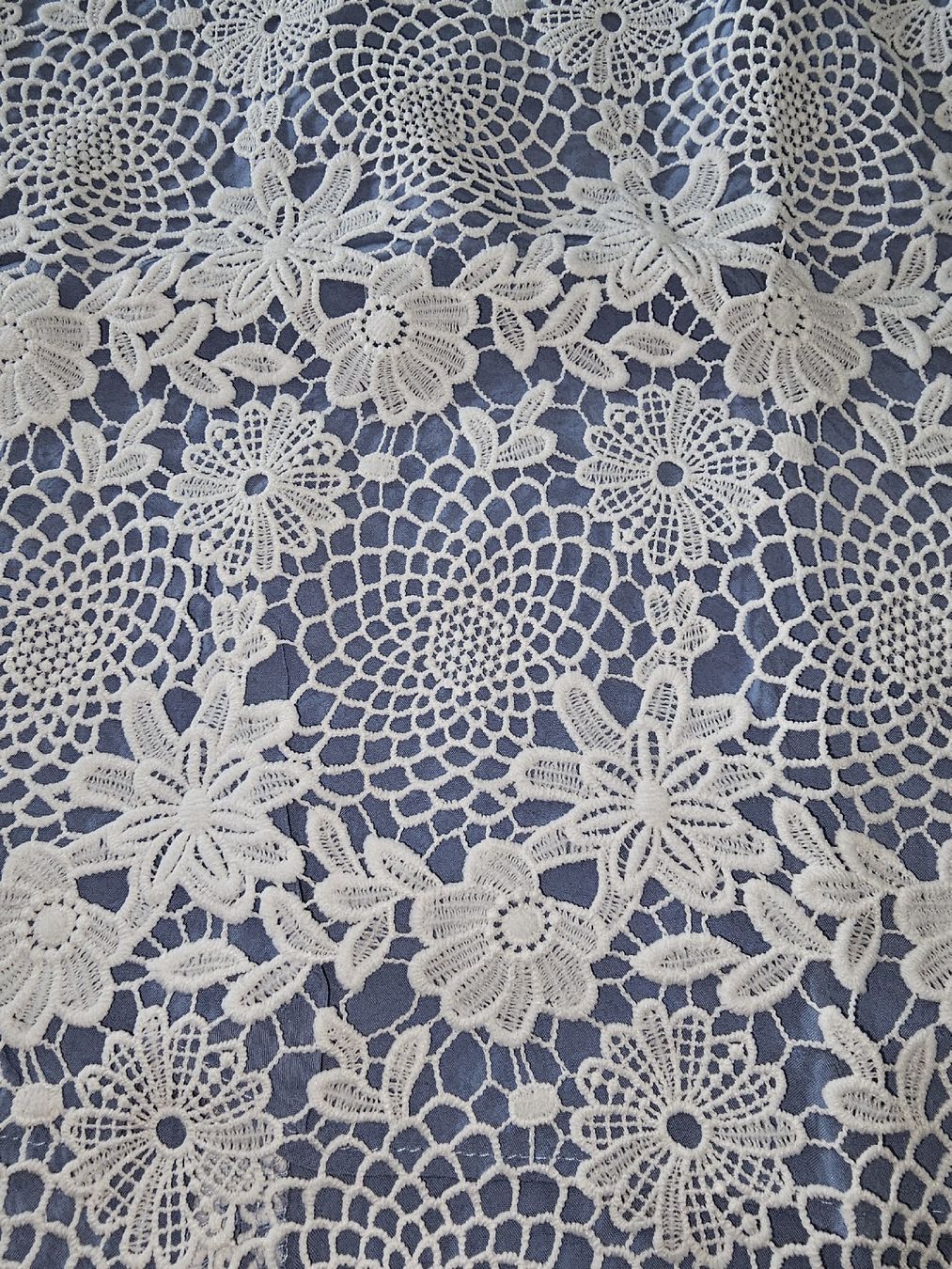Tops: Top, hellblau mit weisser Spitze, XL, NEU – Neu (gemäss Beschreibung) aus Heiden von Taronia 2
