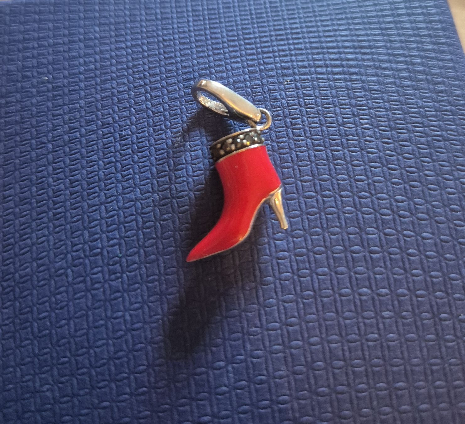 Ciondoli: Charm Anhänger Roter Stiefel – Usato da Luzern venduto da bam_qr5p