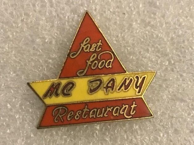 Placchette & Badge: MC Dany Restaurant Pin – Usato da Itingen venduto da Bebbi6569