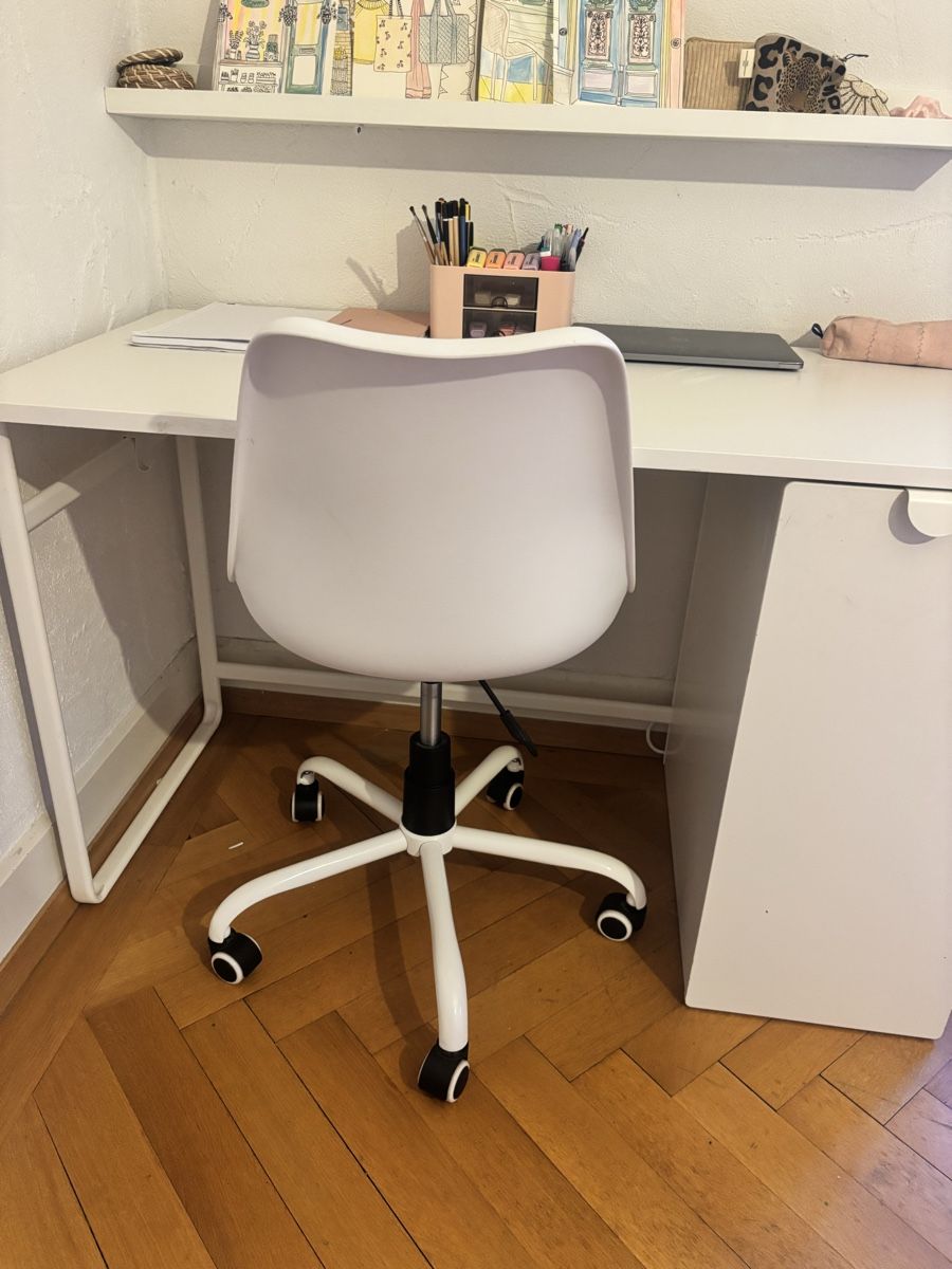 Scrivanie: Pult mit Bürostuhl Kinder – Usato da Zürich venduto da Saho86 3