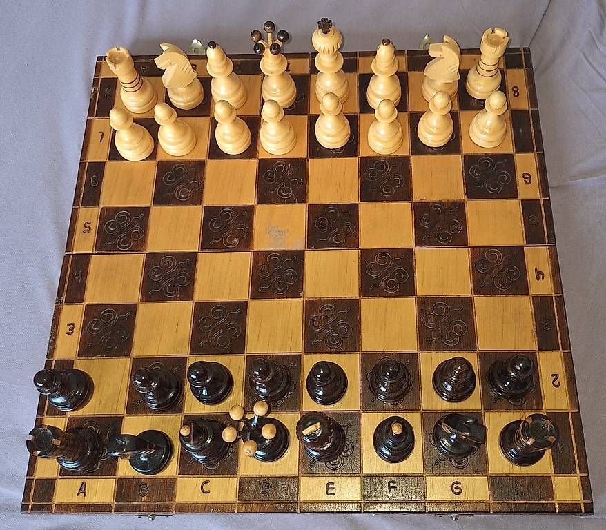 Spiele: Schachspiel im Holzkoffer – Gebraucht aus Ermatingen von arr_7yxq 1