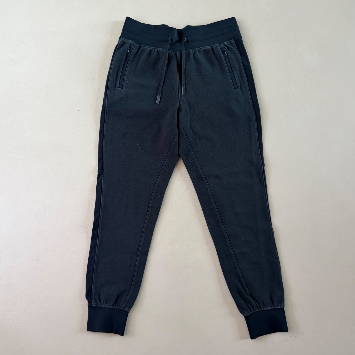 Lululemon Pantalons: LULULEMON Jogginghose 🖤 – D'occasion à zürich par vintage12