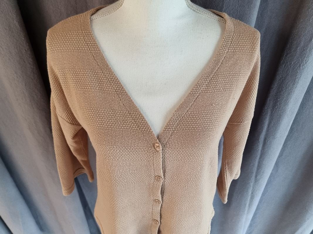 Jacken: Leichte Strickjacke – Gebraucht aus Urtenen-Schönbühl von Restwert_Schoenbuehl 2
