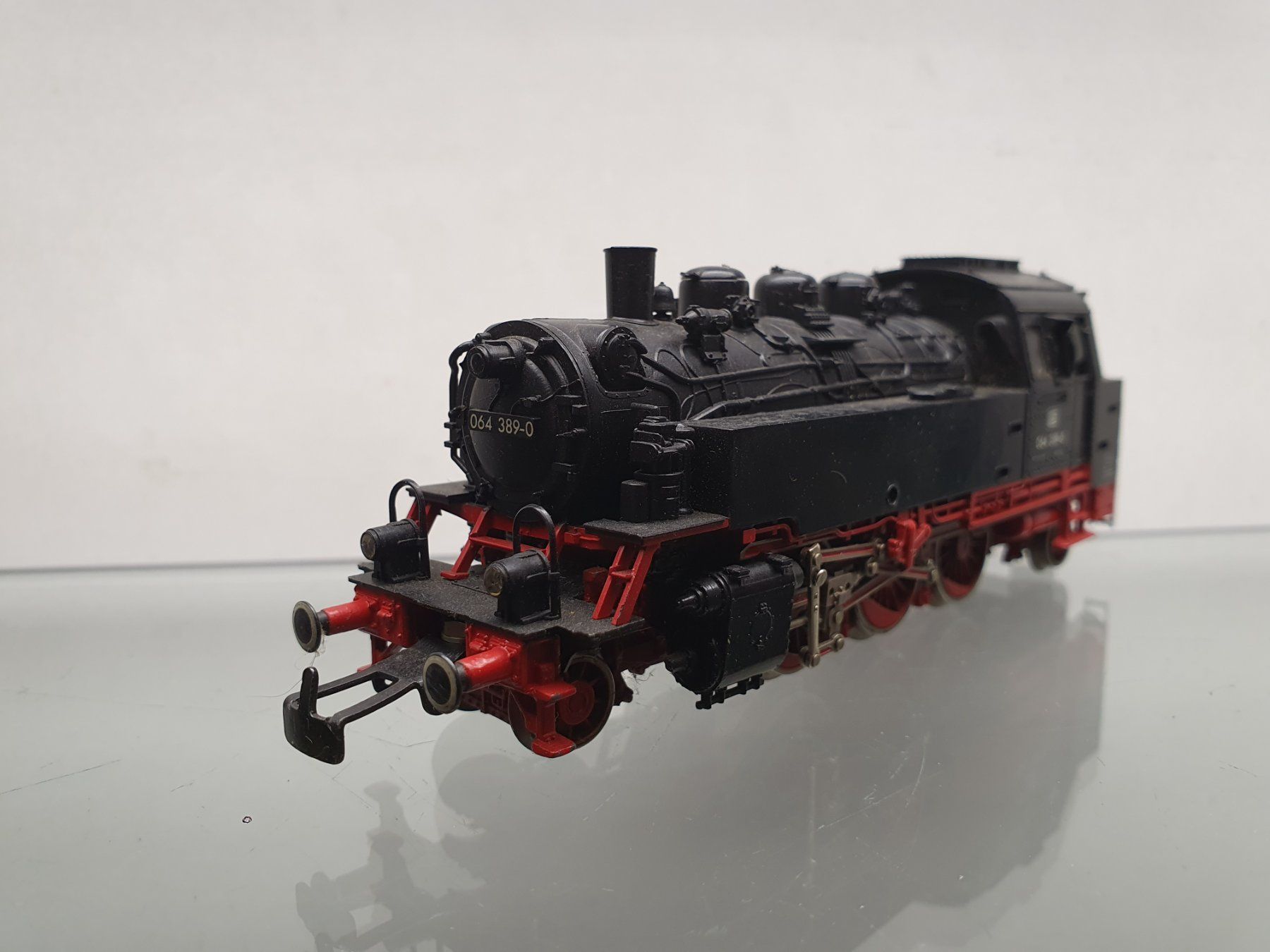 Fleischmann Modellini di ferrovie: FLEISCHMANN:DC: DB TENDERDAMPFLOK BR 064 OVP – Usato da Biglen venduto da taunus82 1