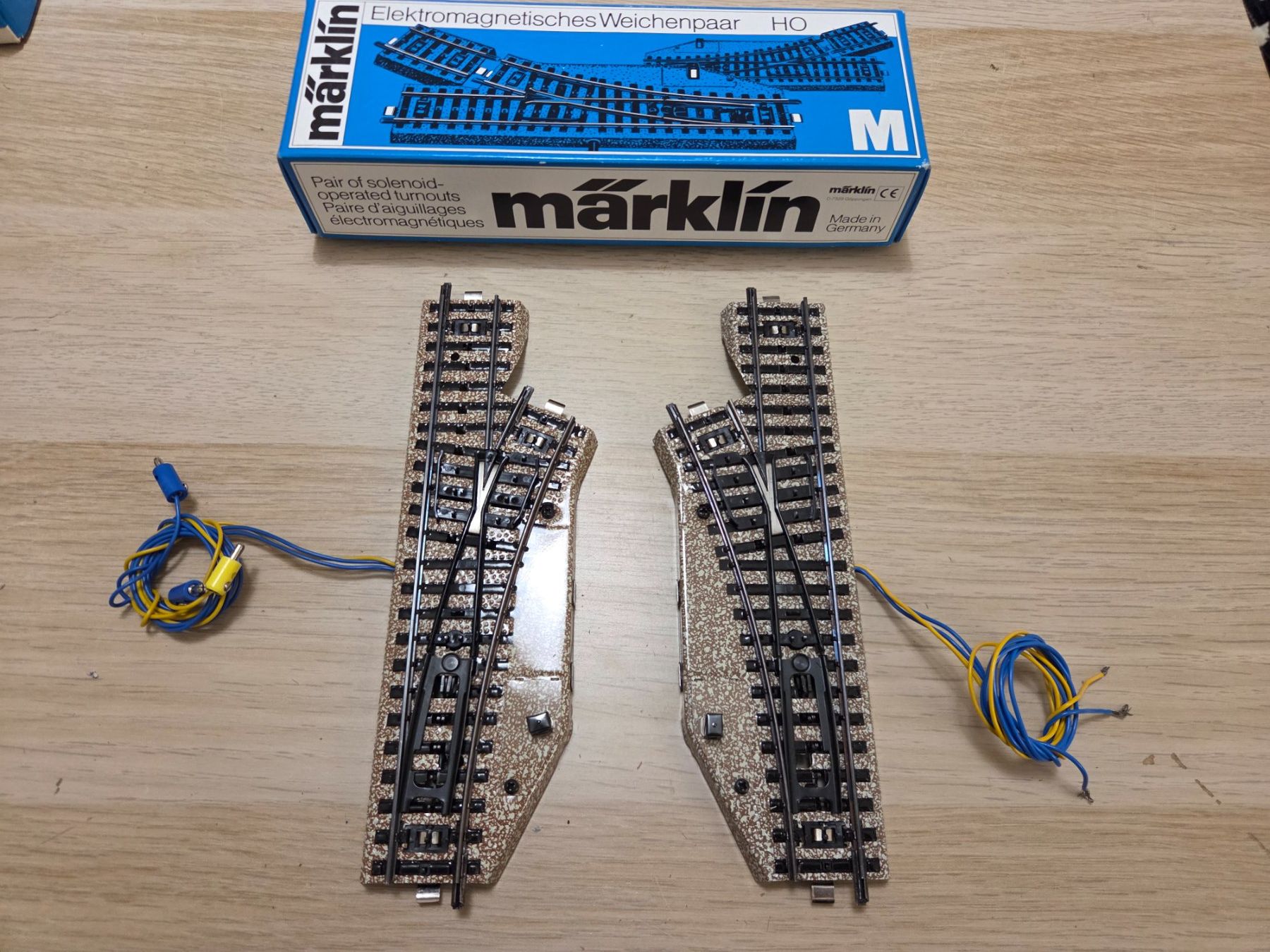Märklin Modellini di ferrovie: Märklin 5137 Weichenpaar M H0 – Usato da St-Aubin-Sauges venduto da Lo_Go