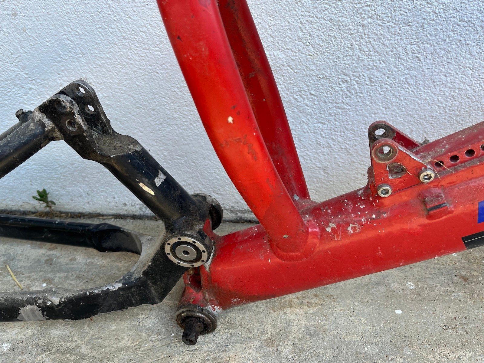 Rotwild Pièces détachées: Rotwild RDH frame (26") – Défectueux à Massongex par thn311 3