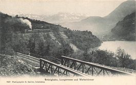 Brunigbahn lungernsee und Wetterhörner Zug Eisenbahn