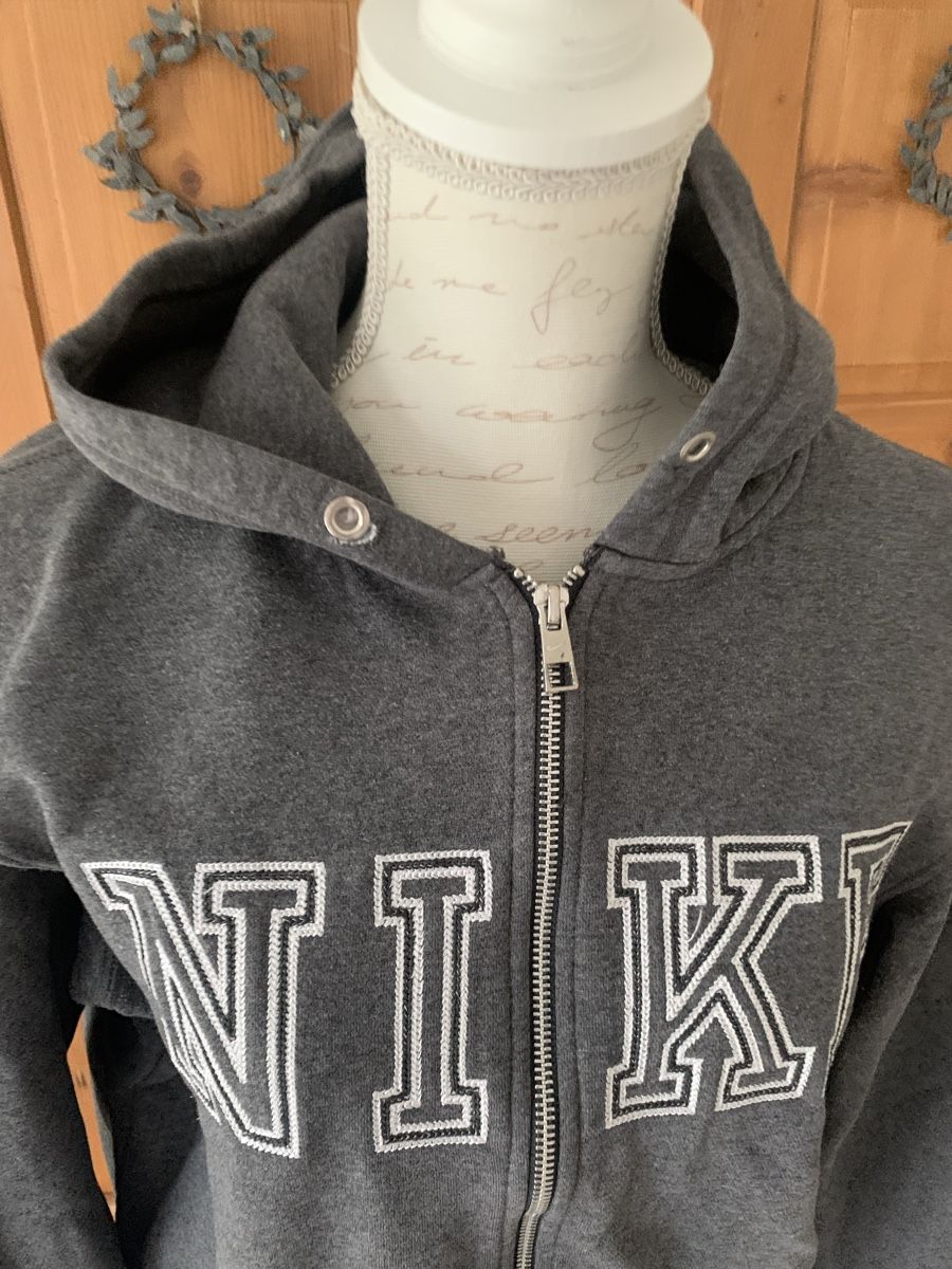 Nike Giacche: Kapuzenjacke von NIKE Gr. M – Usato da Ellikon an der Thur venduto da Bali1999 1