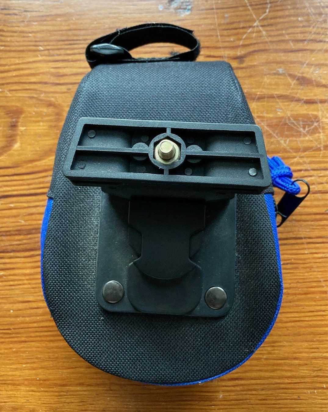 Pezzi di ricambio: Velo Satteltasche mit Flickzeug – Usato da Orselina venduto da Vrenegonde 3