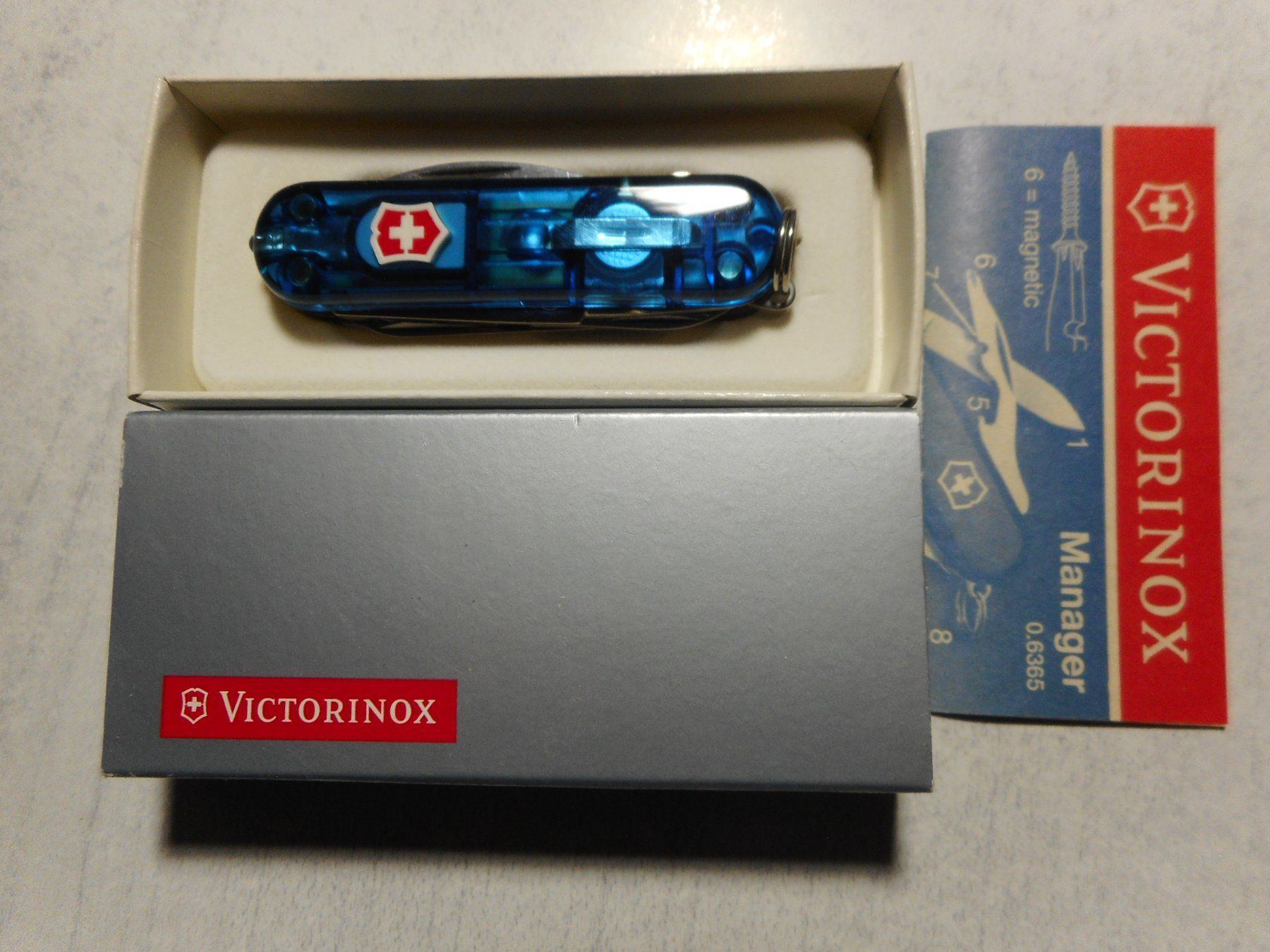 Victorinox Coltelli tascabile: Victorinox  Midnite/Manager 0.6366.T2 - Saphir – Nuovo e nell'imballaggio originale da Rotkreuz venduto da Hubbil