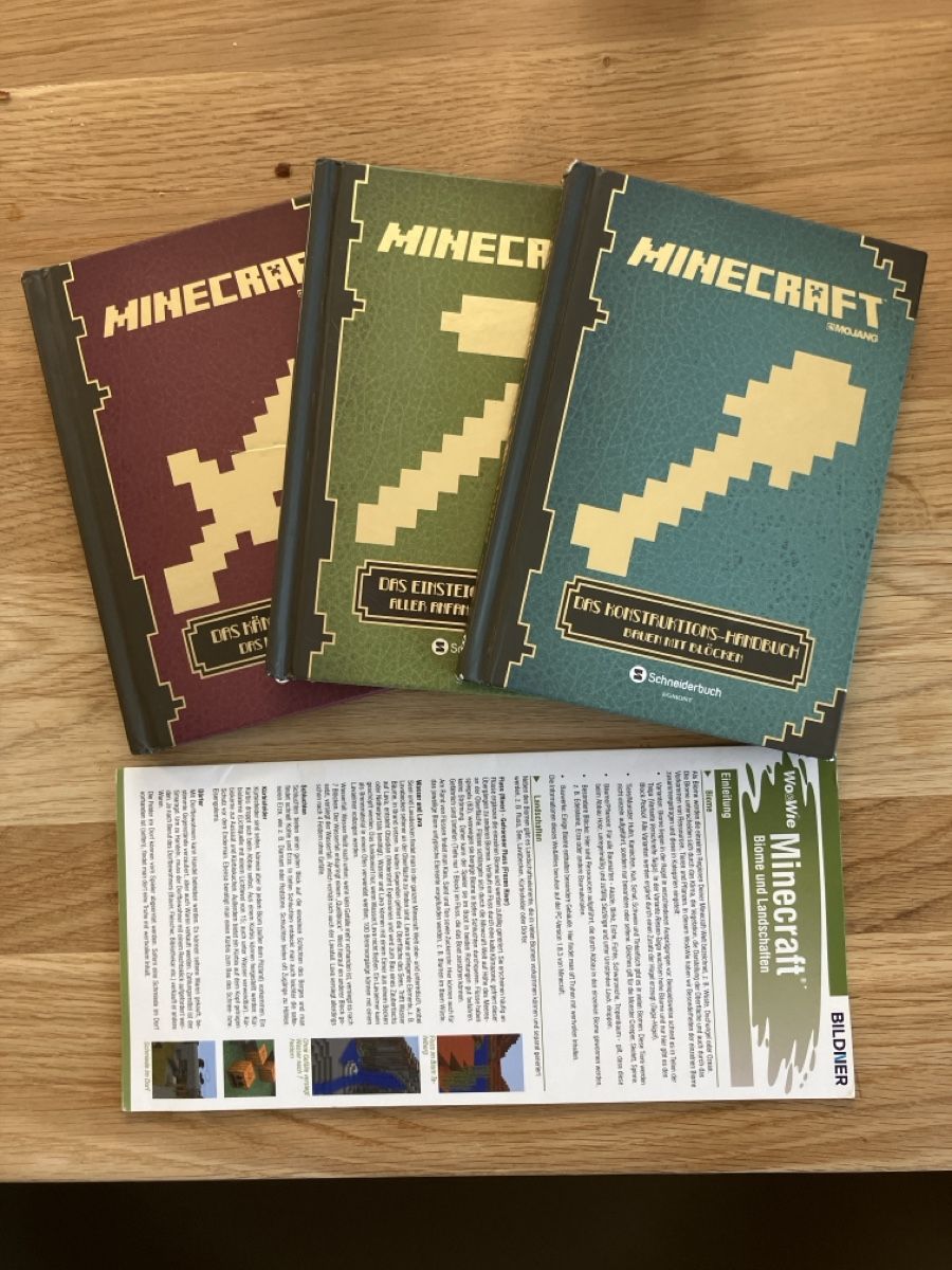 Libri: 3 Minecraft Handbücher plus Karte – Usato da St. Gallen venduto da Rennicky