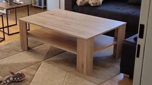 Tables: Couchtisch Holzoptik mit Ablage neuwertig – D'occasion à Ried b. Kerzers par SebastianAlexx