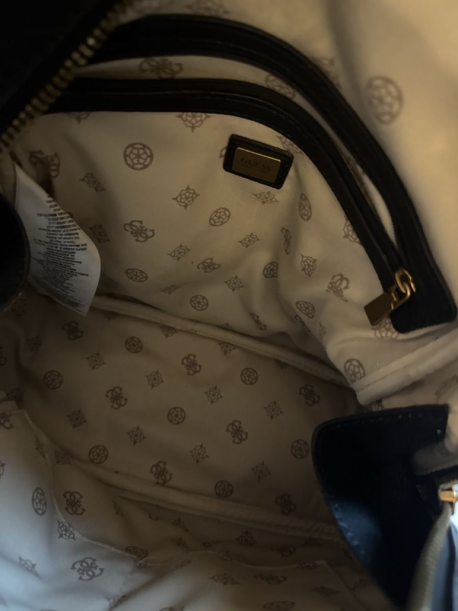 Guess Sacs à dos: Guess Rucksack  – D'occasion à Worblaufen par jan_7szj 1