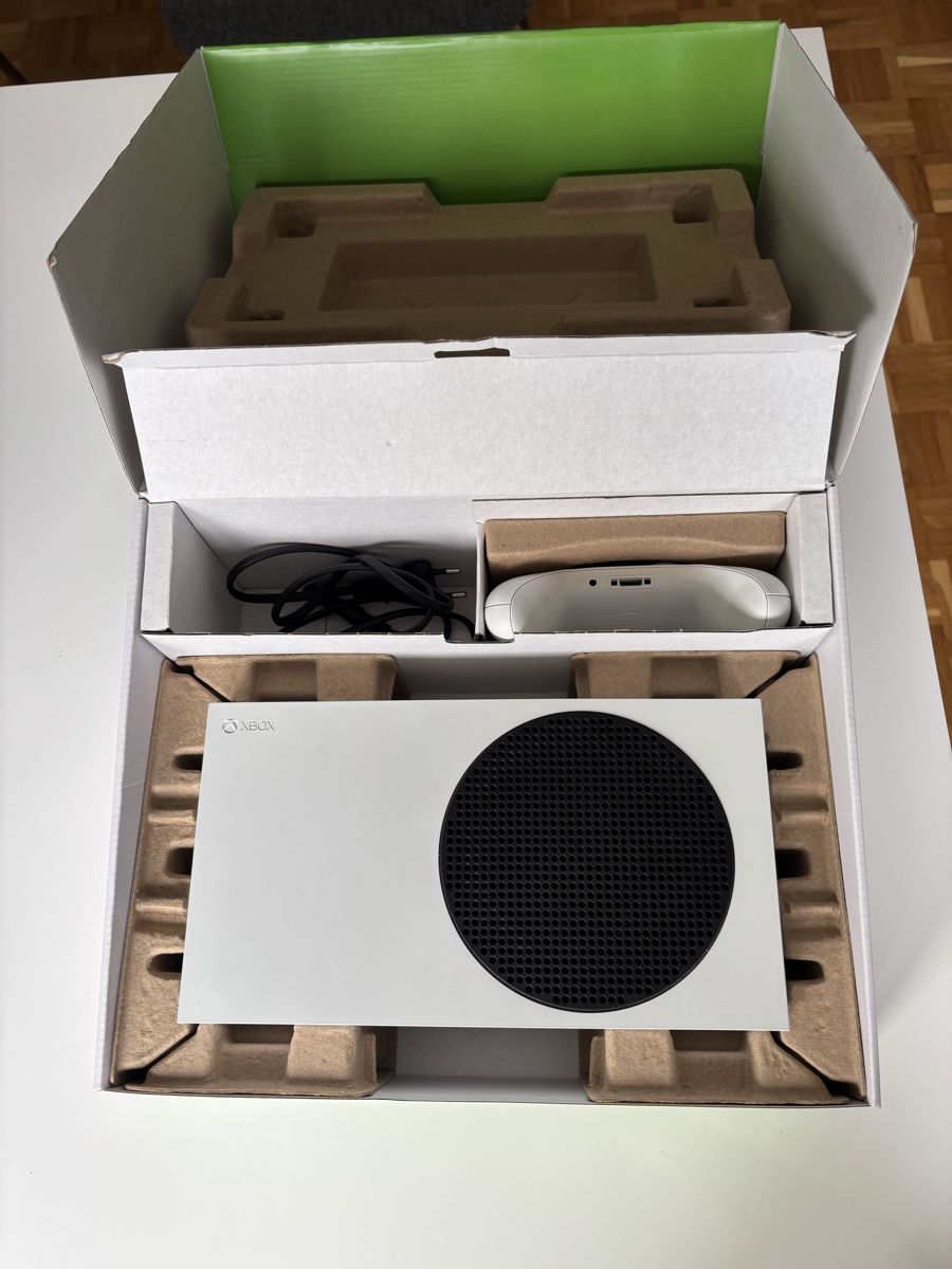 Microsoft Console: Spielkonsole Microsoft Xbox Series S  – Nuovo e nell'imballaggio originale da Oberdorf NW venduto da zyy_9grj 1
