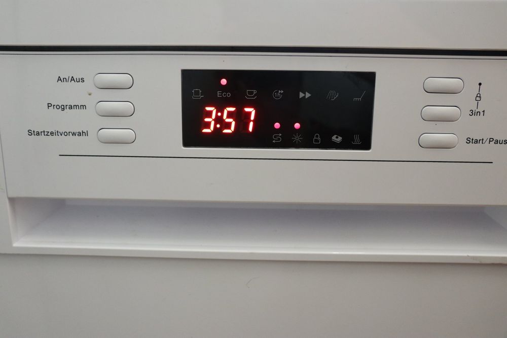Lavastoviglie Beko DSN28640 (DSN6634FX2) Da Incasso Parziale, 60 Cm, 16 Coperti, DeepWash, Motore ProSmart, Acciaio Inox