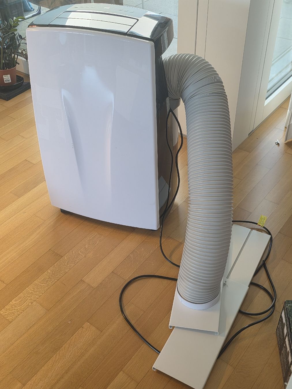 Migros Condizionatori: Mobile Klimaanlage DGM 7 – Usato da Rotkreuz venduto da Psychonaut 7