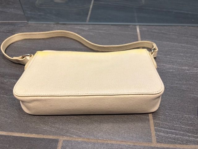 Navyboot Borse da donna: Navyboot kleine Handtasche creme weiss – Usato da Pfäffikon ZH venduto da GZHDZV 2