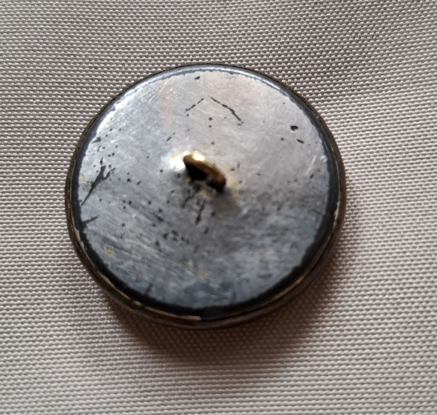 Bottoni: Antiker Knopf Messing-Optik, 34 mm. – Usato da Dietikon venduto da Hirschkopf 3
