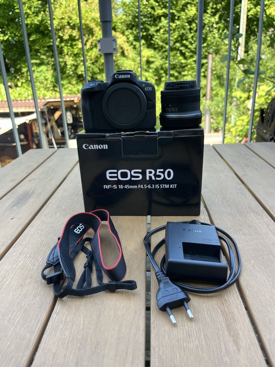 Canon Fotocamera: Canon EOS R50 inklusive 18-45mm Objektiv – Usato da Stäfa venduto da jol_rn6c
