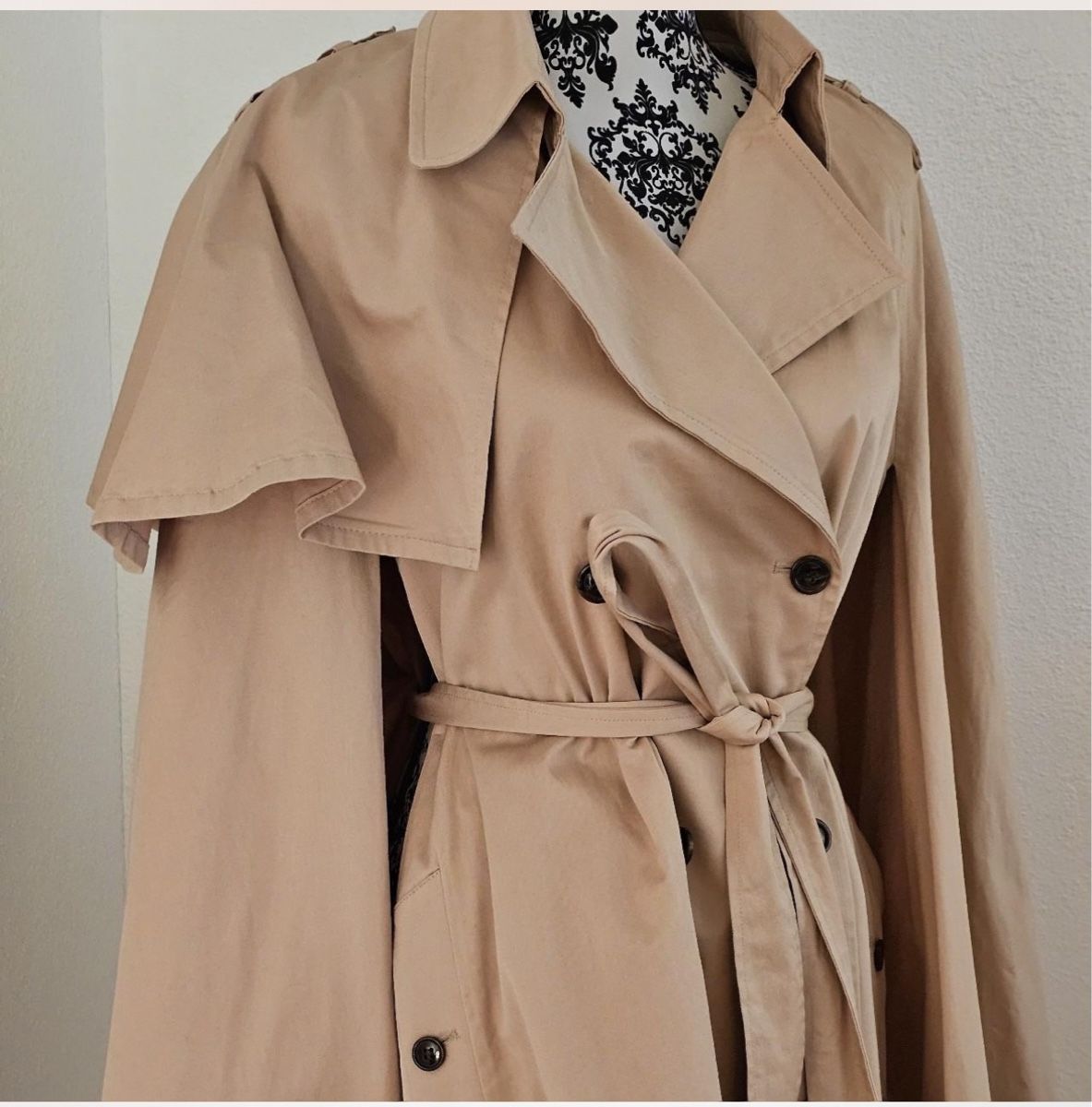 Altro in Moda donna: Trench coat cape – Nuovo (secondo la descrizione) da Lonay venduto da nei_79jc 3