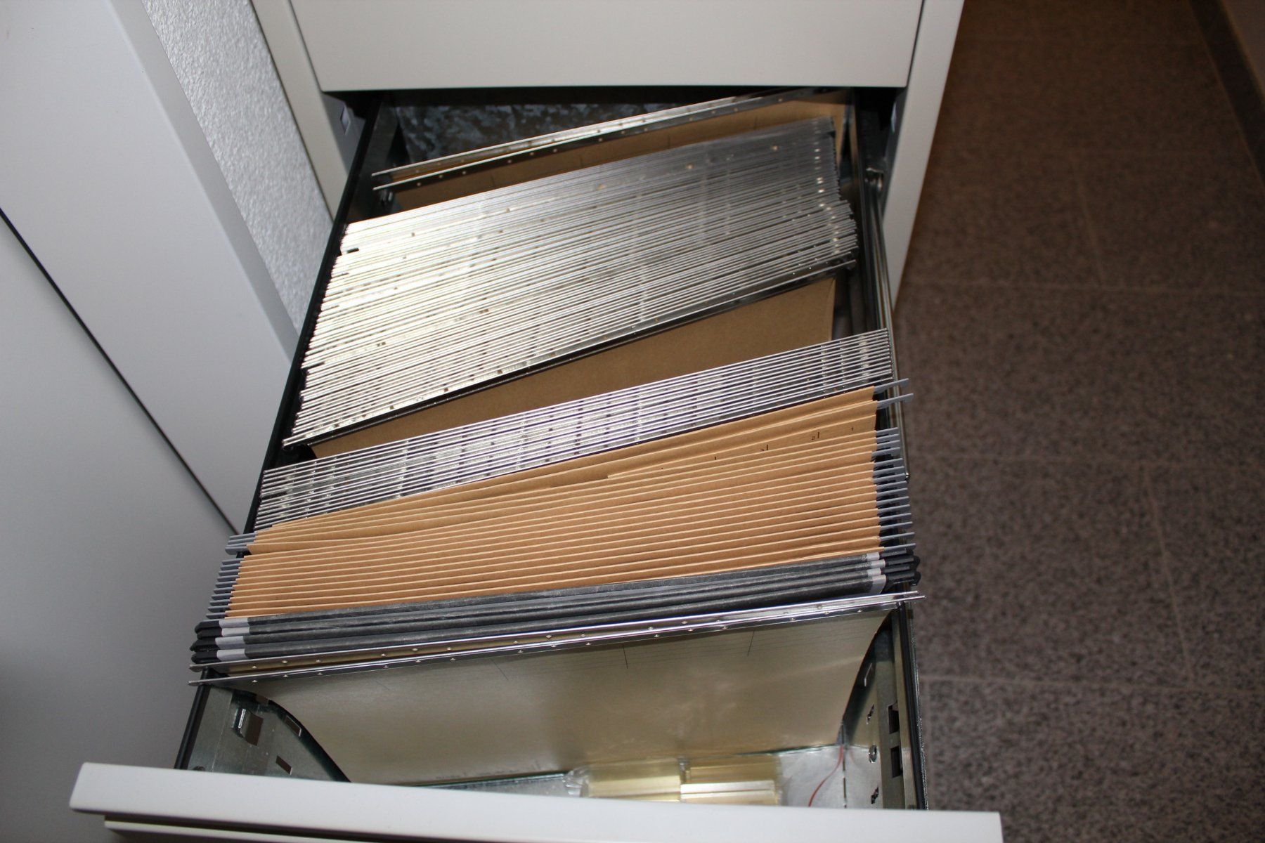 Armadi: Aktenschrank – Usato da Erlenbach ZH venduto da ultraSale 1