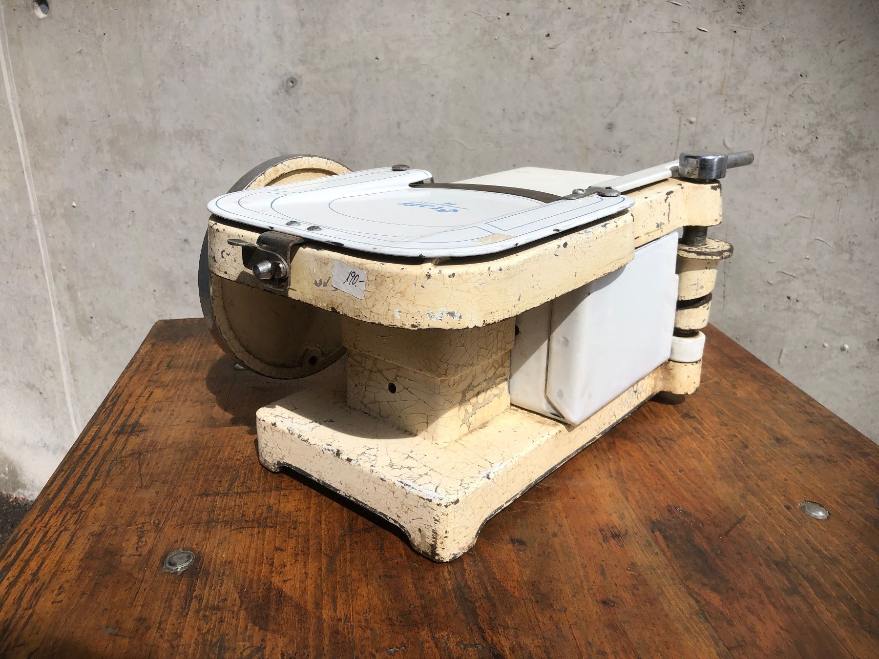 Elettrodomestici da cucina: Antike Aufschnittmaschine, Graff 14, Eisen & Emaille – Usato da Laufenburg venduto da industrial-silence 4